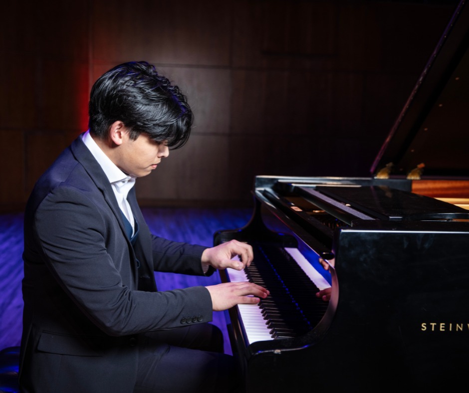 RTElyricfm's tweet image. Bringing Gifted, Young Classical Artists to a New Audience! 
@lizlyricfm looks back on performances from @uchlimerick Rising Stars Concert. We'll hear soprano @aimeebanksmusic and pianist Mickey Tomas on today's #FullScore. 

Tune in from 1-4pm on @rtelyricfm
📷 by Cormac Byrne