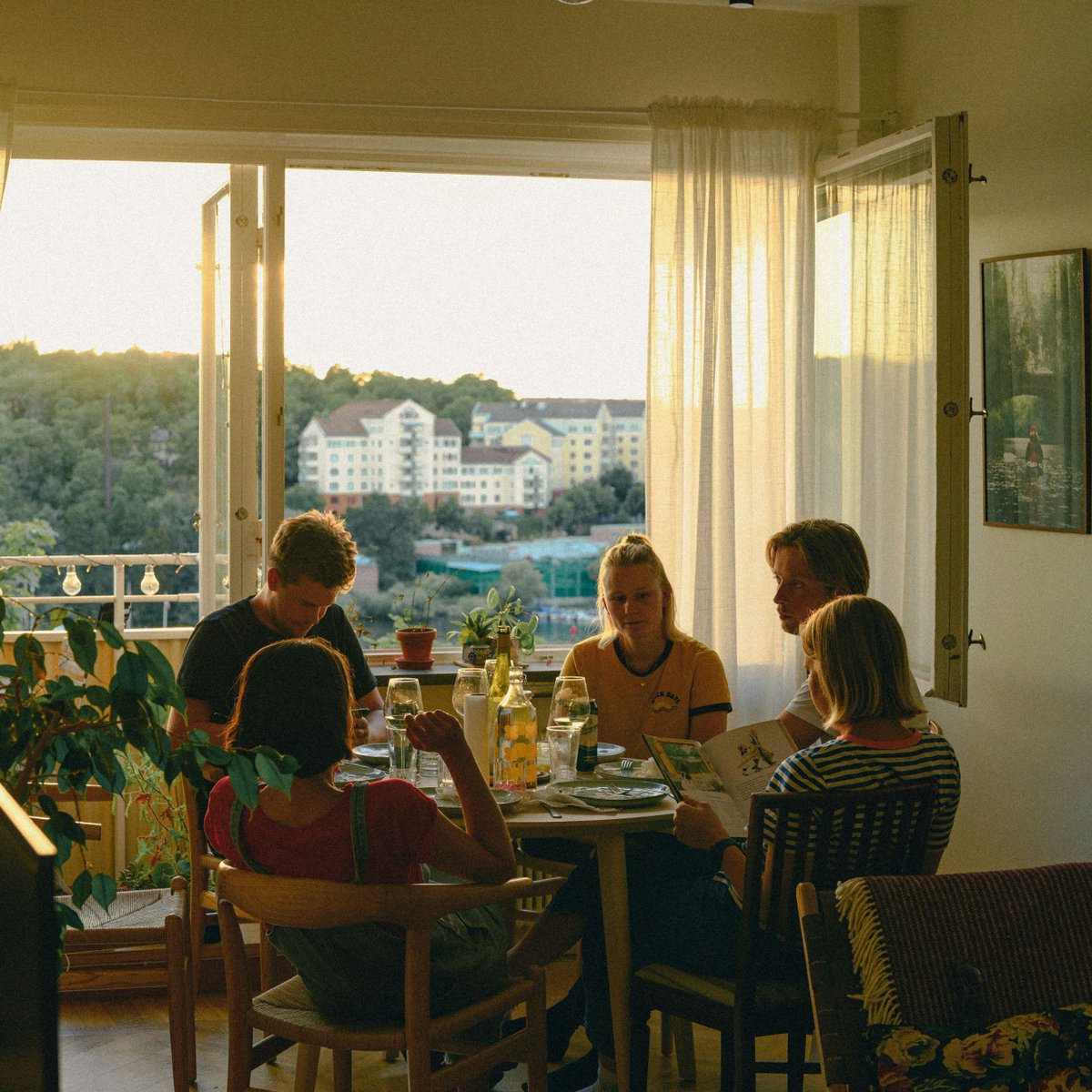 Tired of housemates getting in the way of your hosting plans? 🦞💐🕯️🍷💥

Shared ownership homes offer the privacy of home ownership with only a fraction of the deposit!🤩 Find out more about taking your first step onto the property ladder ✨️ bit.ly/4fUNe0P