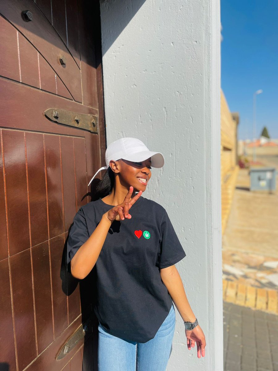 weedloversstore's tweet image. Lovers Of The Movement ❤️🍃

#ZolRESPONSIBLY #MISUNDERSTOOD #THREADS #TheNewKOOL #ItsNotJustABrandItsAMovement