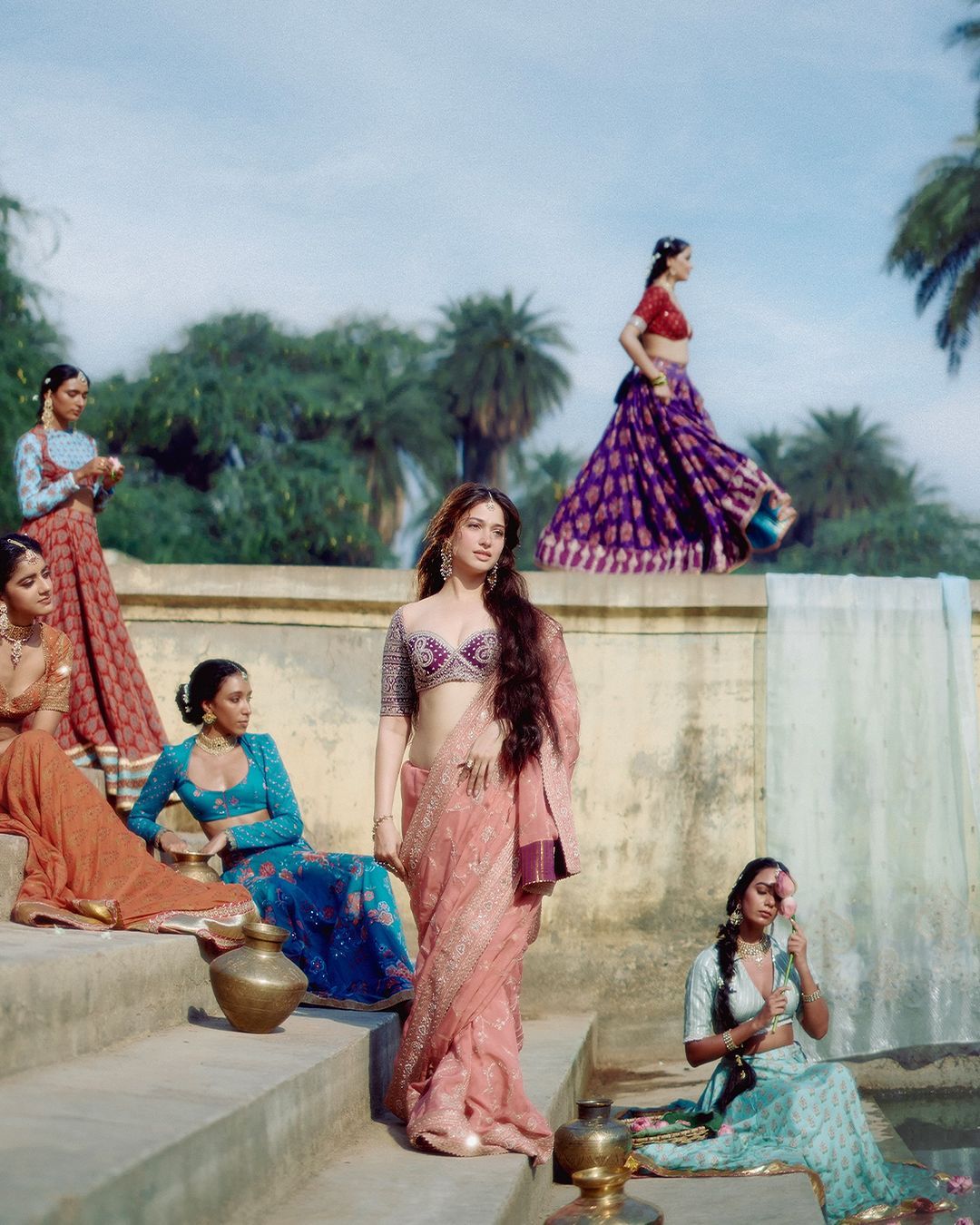 GVgFJC0bEAAg4f-?format=jpg&name=large