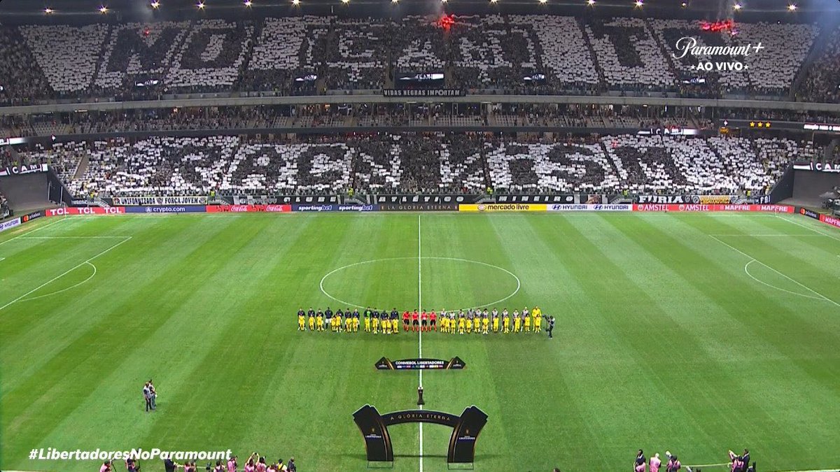 caca do galo tweet media