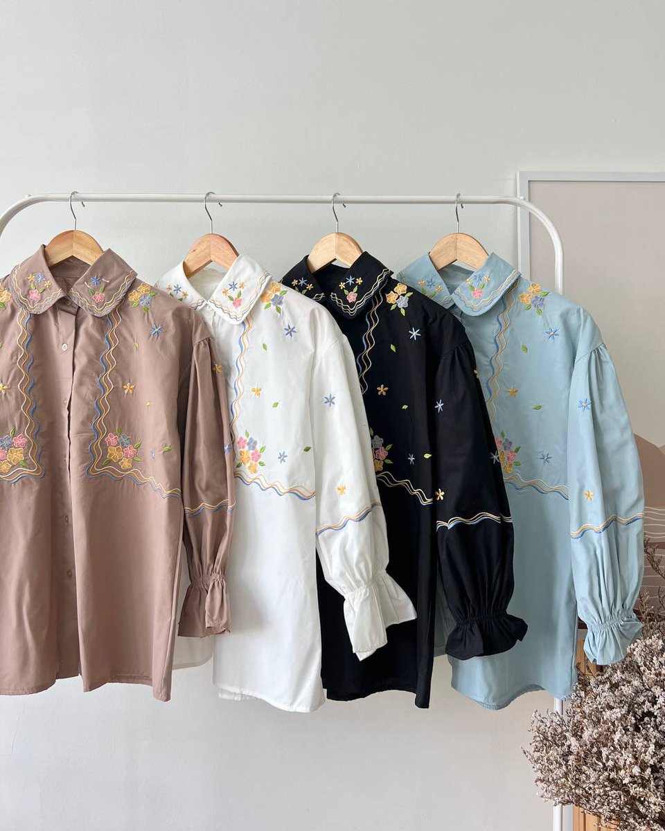 AliatulAqila's tweet image. Ladies, look at this cute blouse from Petikita! Semua cantik cantik i rambang mata 😍😍