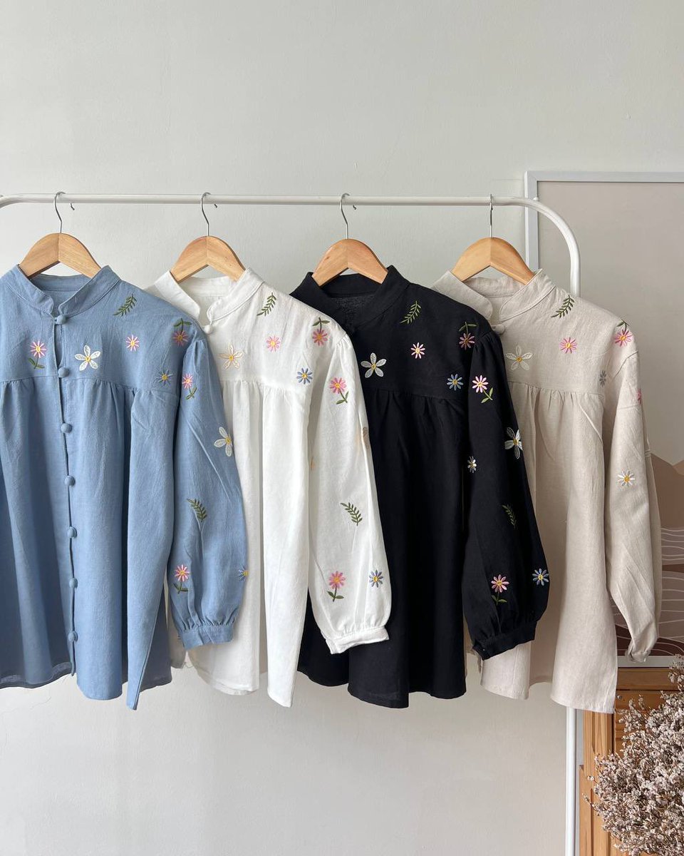 AliatulAqila's tweet image. Ladies, look at this cute blouse from Petikita! Semua cantik cantik i rambang mata 😍😍