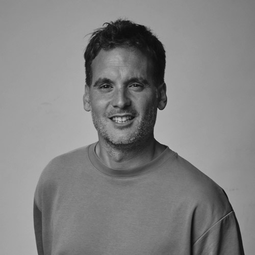 🔝 <a href="/JulioMG/">Julio Muñoz Gijón</a> cuenta con más de 15 años de experiencia en comunicación corporativa, TV... siendo cofundador de sefutbol.com

Además, autor de Rancia y la cerveza Rancia, caso de éxito digital, y guionista en <a href="/morenafilms/">Morena Films</a> 📱

¡MATRICÚLATE en hola@socialmediabro.es!