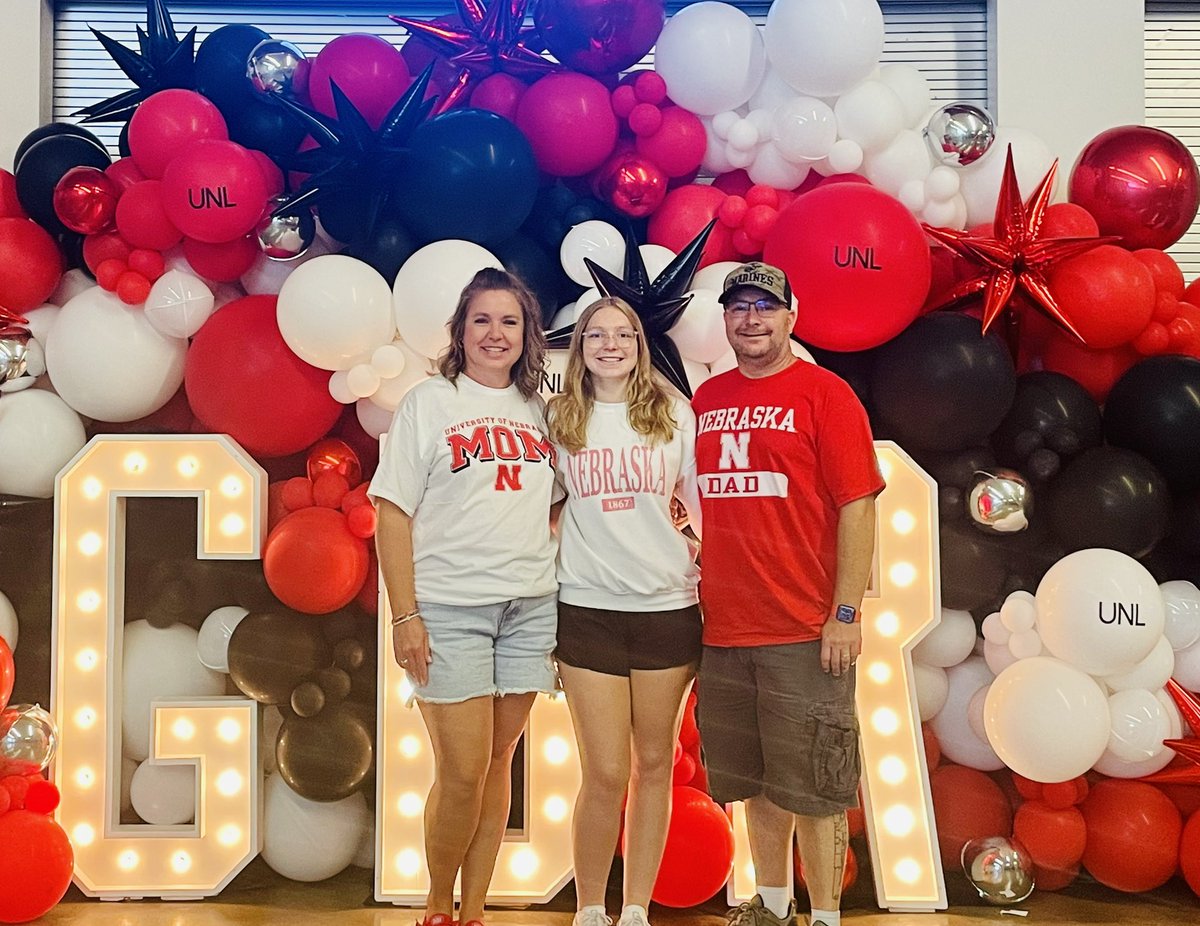 Kathy Farrell (@kathyfarrellunl) on Twitter photo Welcoming <a href="/UNLincoln/">University of Nebraska-Lincoln</a> students to campus this week. Love the parents t-shirts! Welcoming <a href="/UNLincoln/">University of Nebraska-Lincoln</a> students to campus this week. Love the parents t-shirts!