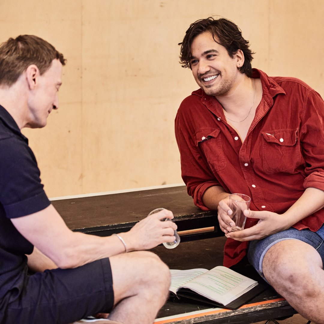 PSA: Be prepared to fall in love with these [platonic] soulmates 💚

THE REAL ONES opens in just 3 weeks, and these rehearsal room pics have got us in the mood.

📸 by Henri T <a href="/henri_t_art/">Henri T Art</a> 
🎟️ bit.ly/realonesshow