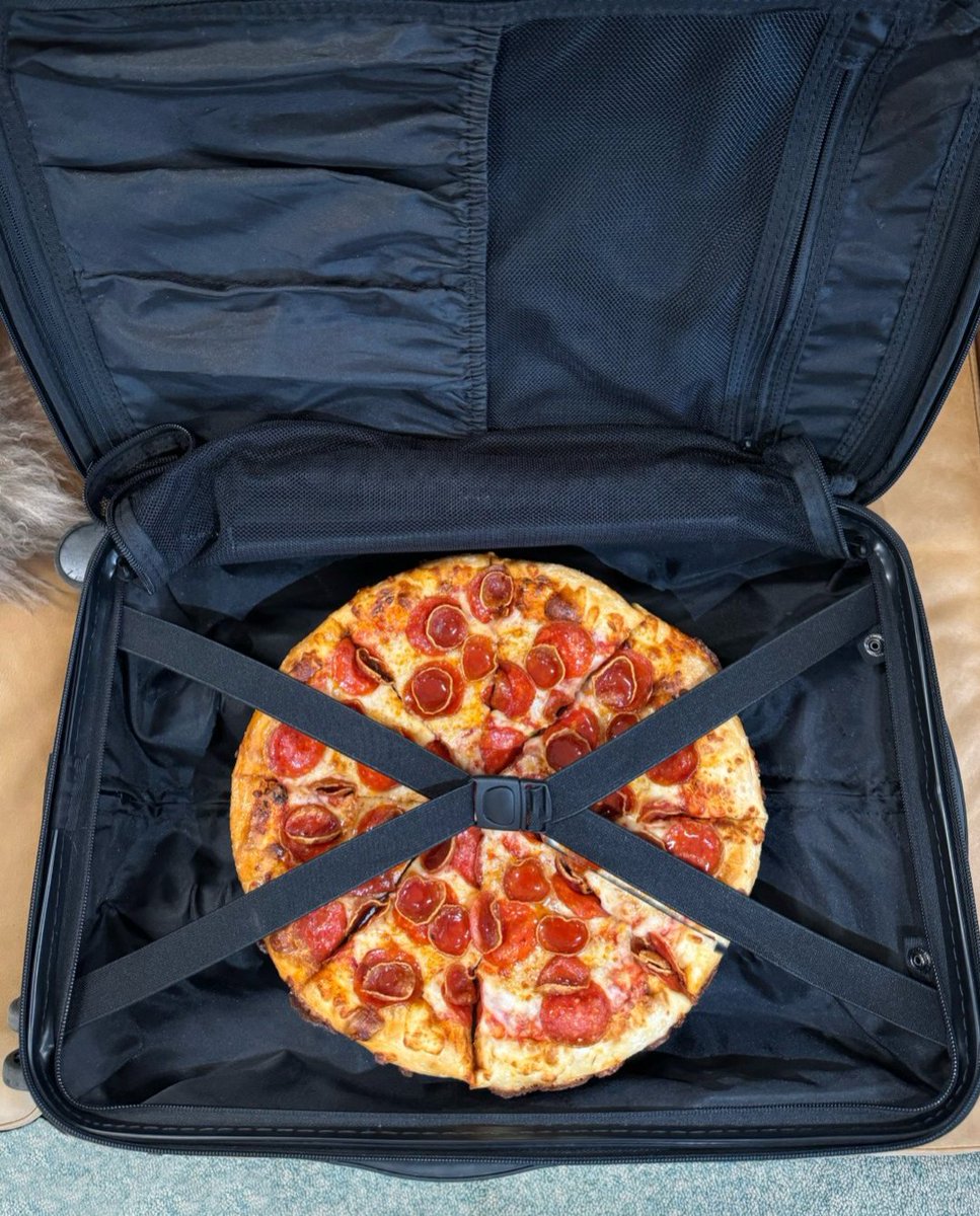 Mi maleta estas vacaciones. Hoy, además, #Hutday, 2 medianas a domicilio por 8´95€ cada una.