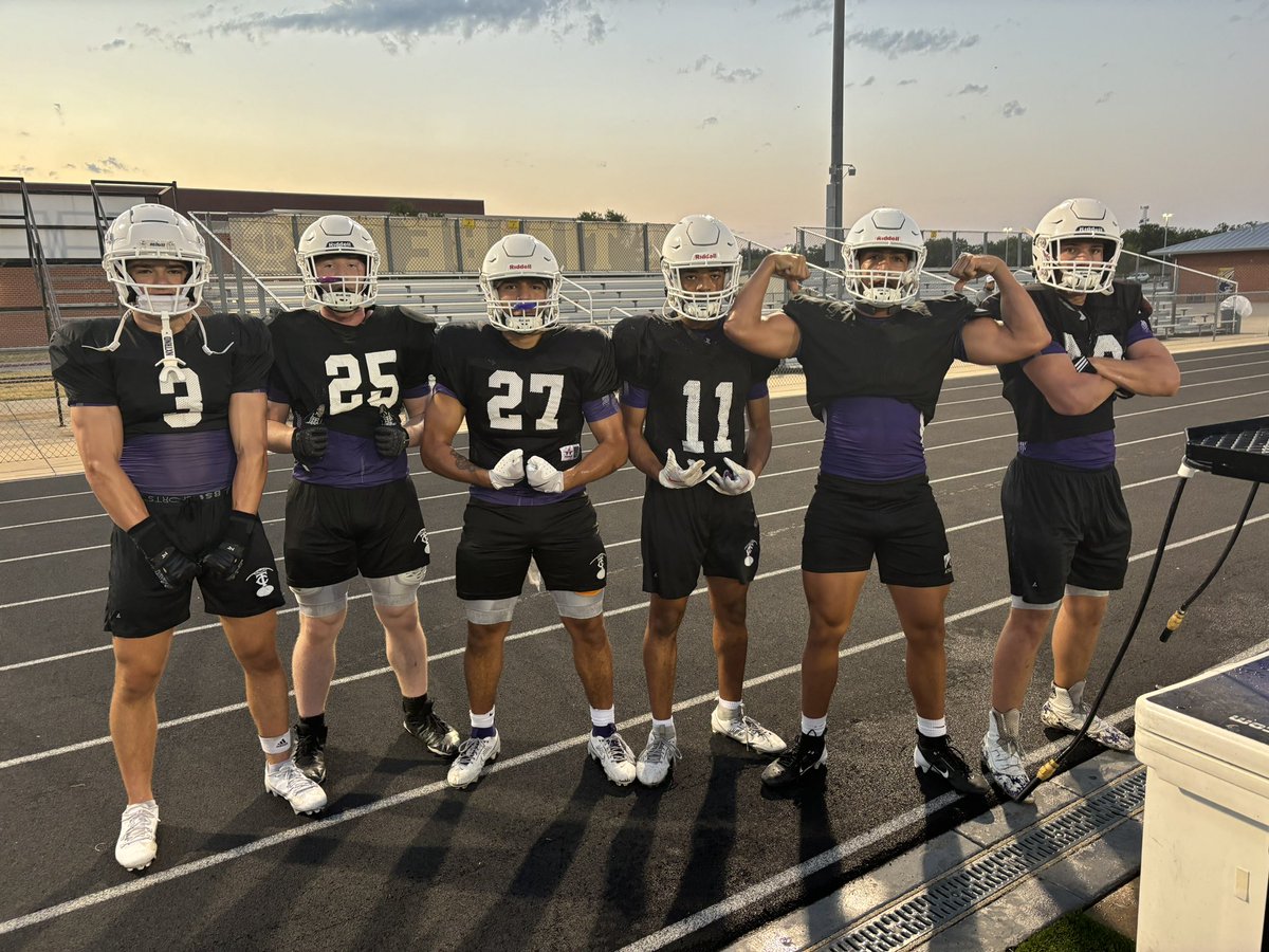 TimberCreek_HS's tweet photo. It’s workout Wednesday! Great day to #FalconFlex! https://t.co/H8ypxIlzlb