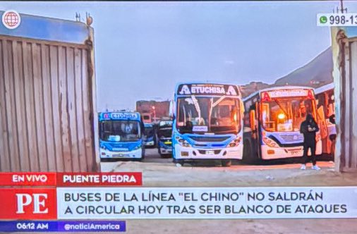 VeroLinaresC's tweet photo. Aproximadamente 100 buses de la línea El Chino A no saldrán hoy. Ruta de Puente Piedra a Villa El Salvador y viceversa ha parado por tiempo indefinido debido a las extorsiones. https://t.co/h3AeSX6RZD