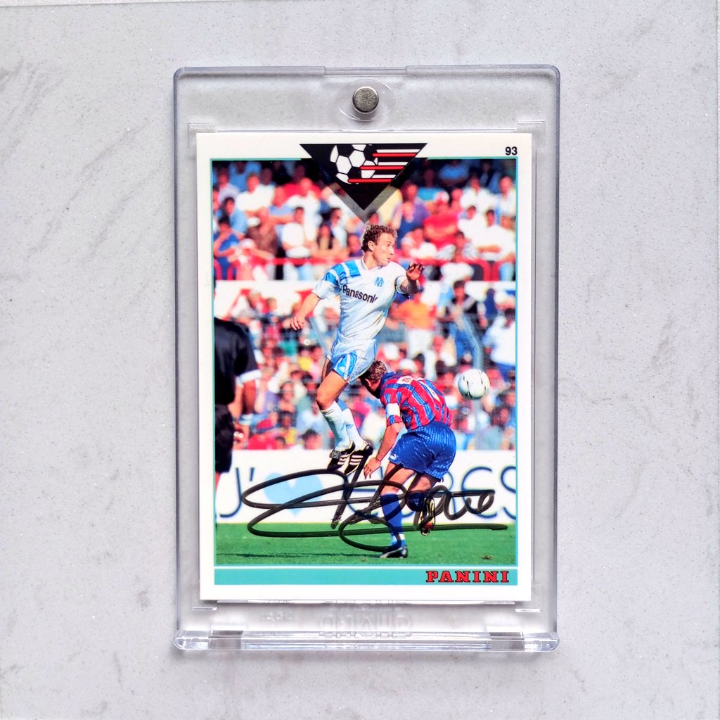 ino_olivier's tweet photo. Retour de TTM 🖊️📬 

Jean-Pierre Papin 

Panini Official Football Cards 1993

Des cartes incroyables pour mon set, merci beaucoup @JP_Papin pour ces signatures!

⚽🇲🇫🔥 https://t.co/HmuQkq5KkF