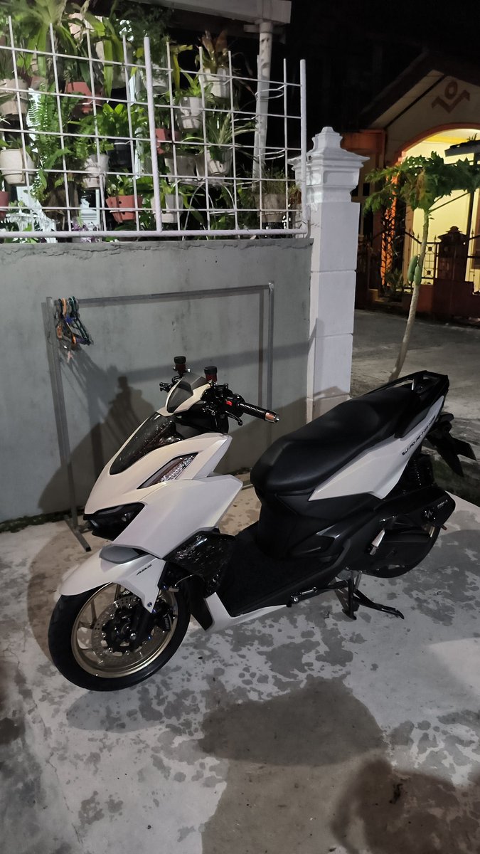 Dzani_'s tweet photo. Miss you, get well soon as fast, and lets take a night ride again https://t.co/x8Y0BTOuyS