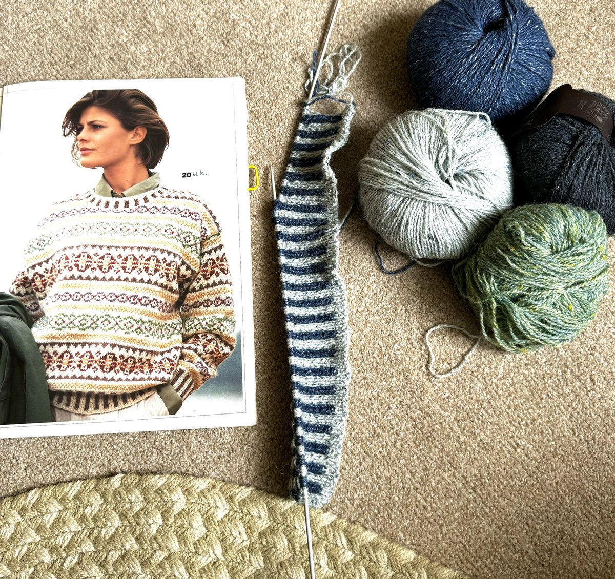 Brackens1's tweet image. No Nordic walking.
No gardening.
My favourite rainy day activity. 
#yarn #knitting #strandedknitting