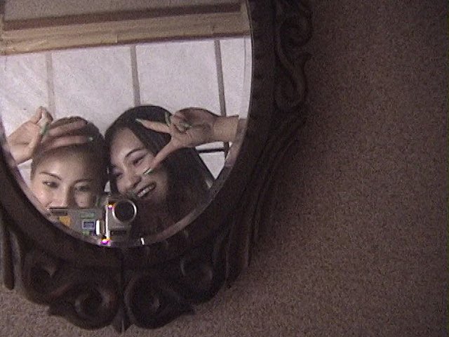 moviekoala's tweet photo. 2024年286本目『ほんとうにあった怖い話 変な間取り』鑑賞
今年ベスト…ある家で巡る不条理な禍話3篇…びっくり演出に頼らないじわじわと襲いかかるJホラー演出に心底恐怖…どんだけ手数誇ってんだよ…あーすることでしか〝呪い〟の流れを塞き止めることができないことに絶望…Jホラーの未来に光を見る https://t.co/vMchtcetOi