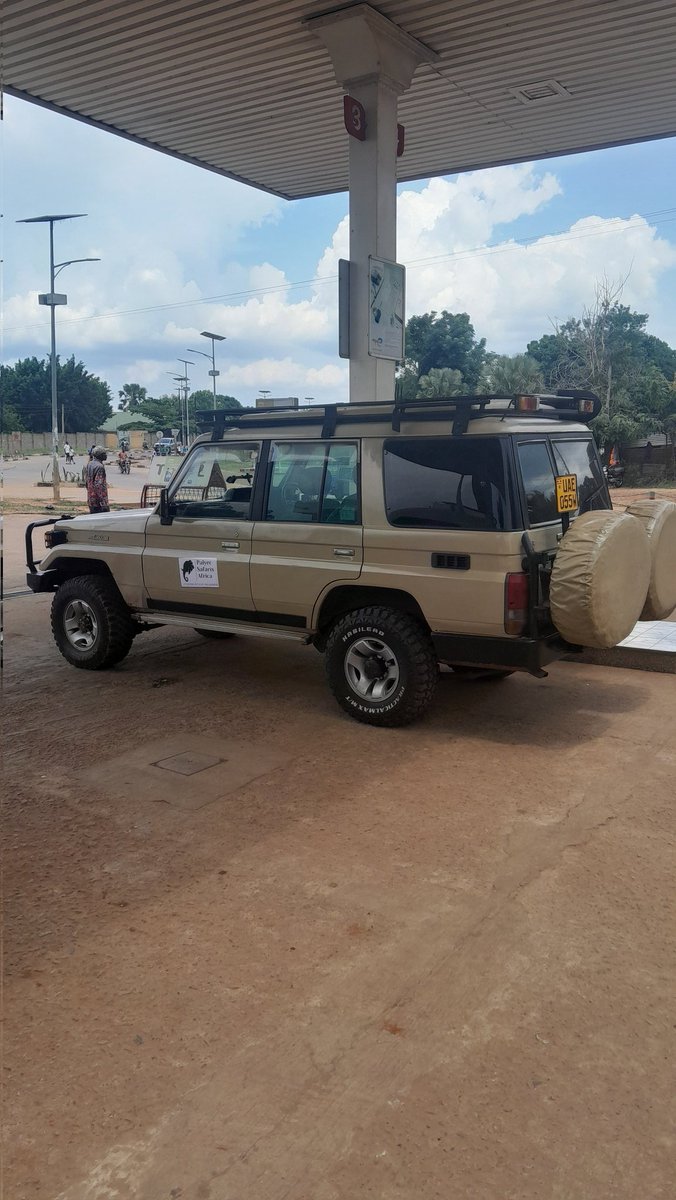 palyec's tweet image. Hitting the road with this luxurious land beast. Looking forward to an indelible safari experience in the far North-East. Kidepo Valley National Park isn't ready for us 🤩