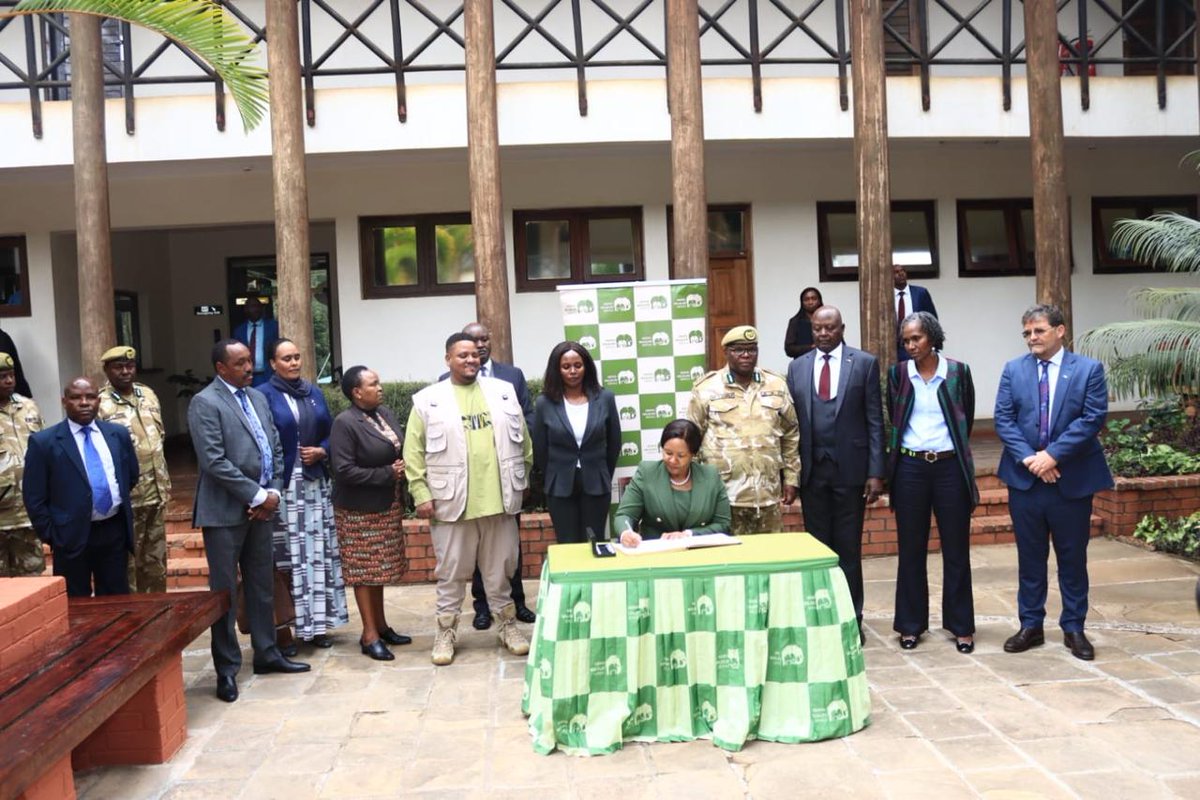 KUcoolkid's tweet photo. CS Rebecca Miano recognizes the critical role of the Kenya Wildlife Service in promoting sustainable tourism. Protecting our wildlife ensures a thriving tourism industry for future generations. #ReimaginingKWS https://t.co/ksb8SB1H6W