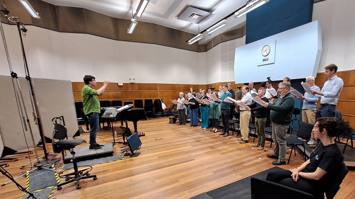 Music at York (@music_at_york) on Twitter photo Earlier in the year, <a href="/UniOfYork/">University of York</a> partnered with <a href="/BBCSingers/">BBC Singers</a> at BBC Maida Vale Studios for a fantastic project where singers of all abilities from the UK had the unique opportunity to sing virtually alongside using #UOYās #SAFFIRE app!
Read more below š
bbc.com/rd/blog/2024-0⦠Earlier in the year, <a href="/UniOfYork/">University of York</a> partnered with <a href="/BBCSingers/">BBC Singers</a> at BBC Maida Vale Studios for a fantastic project where singers of all abilities from the UK had the unique opportunity to sing virtually alongside using #UOYās #SAFFIRE app!
Read more below š
bbc.com/rd/blog/2024-0ā¦