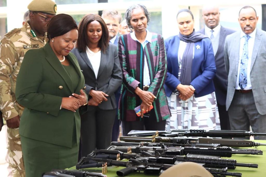 KUcoolkid's tweet photo. @DARSIL254 @rebecca_miano Acknowledging the risks faced by KWS staff, CS Rebecca Miano expressed her deep appreciation for their dedication to wildlife conservation. #ReimaginingKWS 
Kenya Wildlife Service https://t.co/DunMU8FKzY
