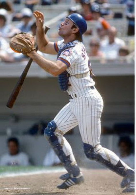 SABRbioproject's tweet photo. John Stearns, born #OTD, was a 4 time All-Star catcher w @Mets w pop in his bat. A incredibly competitive player, he once tackled a fan who ran onto the field &amp; was known as "Bad Dude." More on his career &amp; legacy in @sabr #BioProject https://t.co/oGv2tCjL1d https://t.co/KZ9Di8blCC