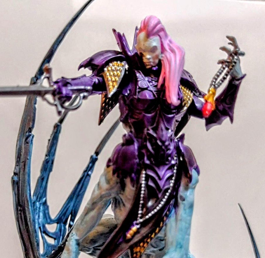 【日刊ウォーハンマーを作る57】

帰省先から帰宅し、ようやくLAUKA VAIの鎧に着手。見本ではかなりダークな色使いをしているので、相当シェイドを塗り重ねてる。あと3回はシェイド祭りかな🦇

#warhammer
#ウォーハンマー
#ソウルブライト