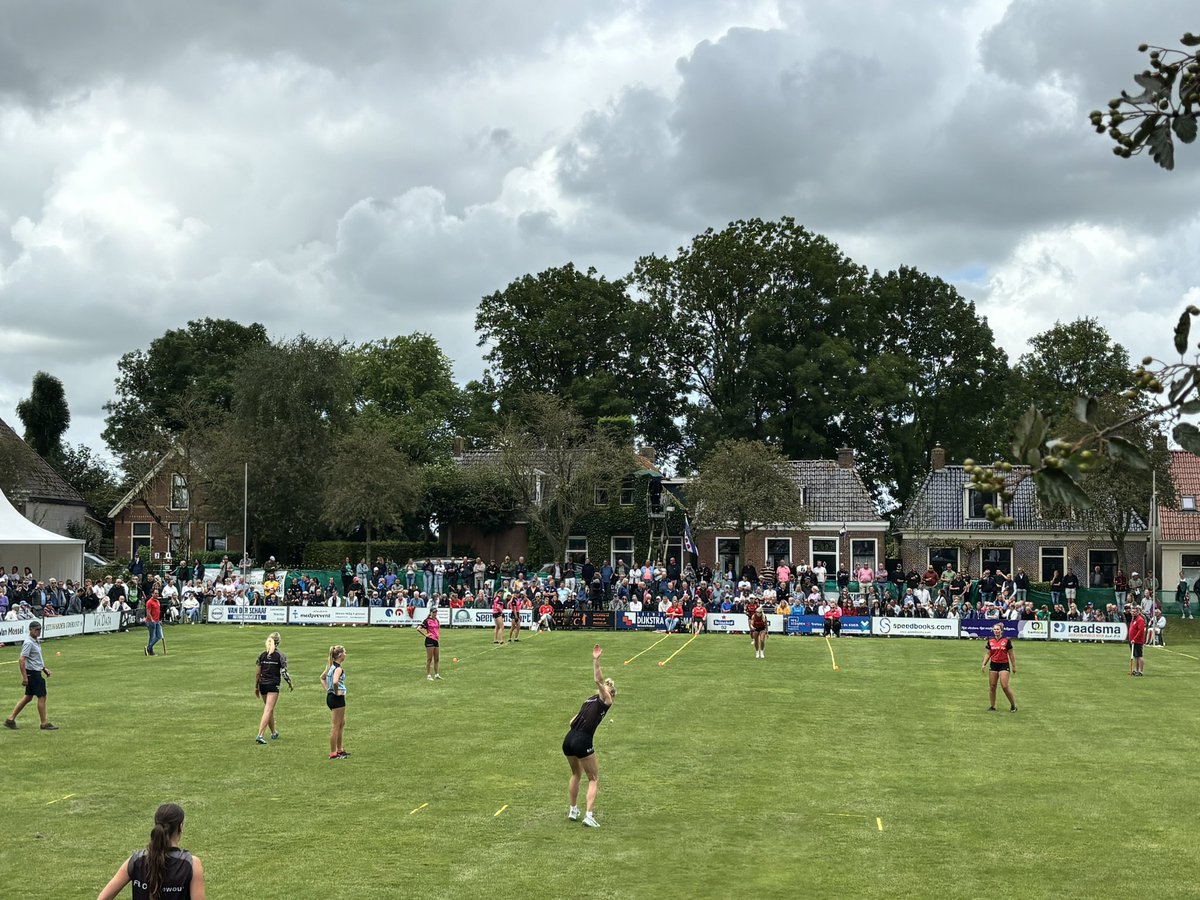 knkb's tweet image. Frouljus PC: tweede omloop: 2) Sietske Okkema- 4) Annet de Haan, 5) Wybrig Bakker- 8) Britt Joustra, 10) Roelie Kroondijk- 11) Louise Krol #kaatsen #keatsen #frouljuspc