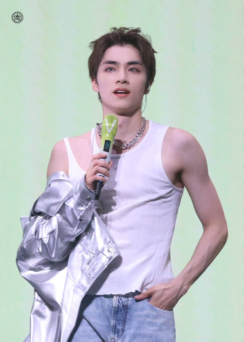 WayV 公式　シャオジュン　weverse the highest 新品未開封 Amazon.co.jp: The Highest【ミニAL/初回生産限定盤 XIAOJUN Ver