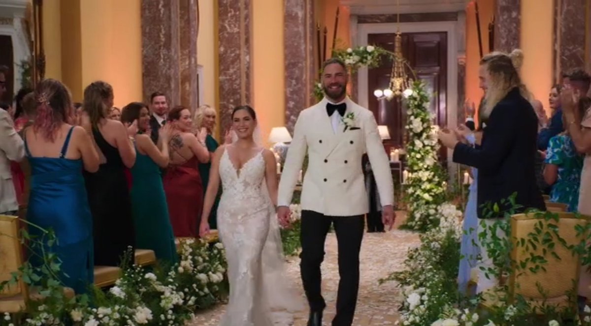 spring_bahara's tweet photo. MS &amp; MR SMITH Y'ALL
THEY MADE IT
I'M SO HAPPY FOR THEM 
#LoveIsBlindUK https://t.co/9M7sLvPCsq