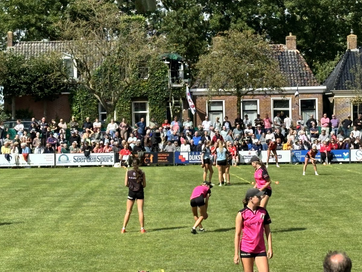 knkb's tweet image. Frouljus PC: 5) Wybrig Bakker staat met 2-1 voor tegen 8) Britt Joustra #kaatsen #keatsen #frouljuspc