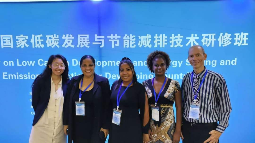 Especialistas del Sistema <a href="/citmacuba/">Ministerio de Ciencia, Tecnología y Medio Ambiente</a> y del Programa Nacional #CTI Desarrollo Local en #Cuba🇨🇺 participan en #China🇨🇳 en el Seminario sobre desarrollo bajo en carbono y ahorro de energía y reducción de emisión para países bajos en desarrollo, junto a representantes de ocho países