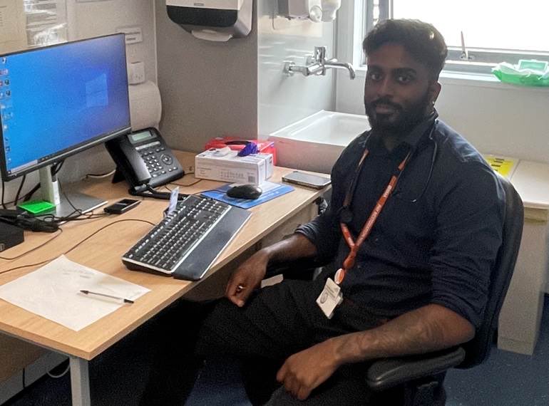 NNPrimaryCare's tweet image. A big welcome to Dr Parithi Vetrivel, our first GP trainee at the GP Front Door service @JamesPagetNHS 
As an approved learning organisation, NPC is proud to contribute to the future primary care workforce from learning within our services