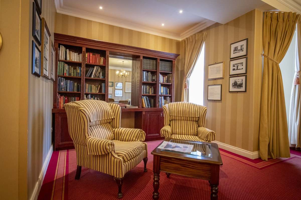 LakeHotel's tweet image. Homely vibes at The Lake Hotel, captured perfectly by a guest of ours. Thanks to Nathan Van Delft for this stunning image. #guestphotography #lakehotelkillarney #lakehotel #guestappreciation #photography