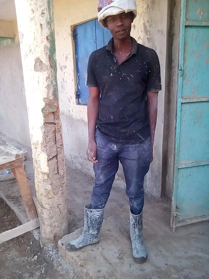 This is me last year January before God came through. Never give up guys🙌