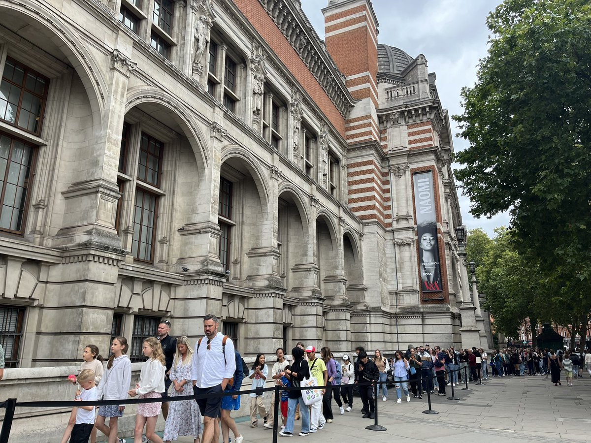Someone has played an absolute blinder at the <a href="/V_and_A/">V&A</a> with this #TaylorSwift #SongbookTrail. South Ken swarming w/ Swifties - Eras t-shirts &amp; friendship bracelets everywhere. Huge queue on a Weds lunchtime. 
Smashed it out the park on the museum engagement front, no notes 🙌🏼 👏🏼