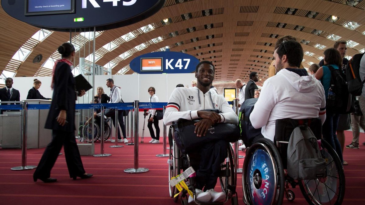 Alors que s’ouvre aujourd’hui le Village Paralympique des Jeux de #Paris2024, les arrivées d’athlètes s’accélèrent. 
Le pic des arrivées est prévu aujourd’hui 21 août et demain, avec près de 500 para-athlètes attendus sur les vols #AirFrance. corporate.airfrance.com/fr/actualites/…