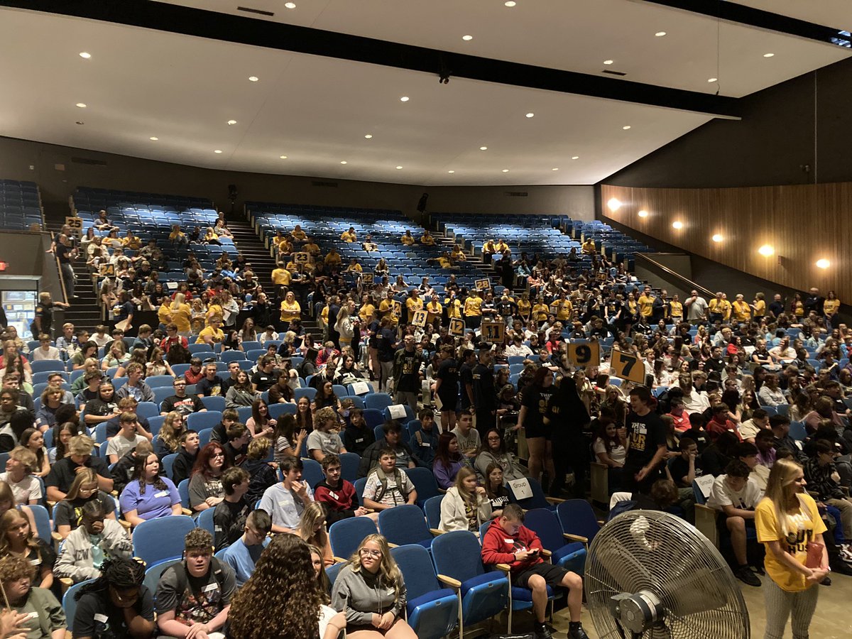 Mr. Knuckles tweet media