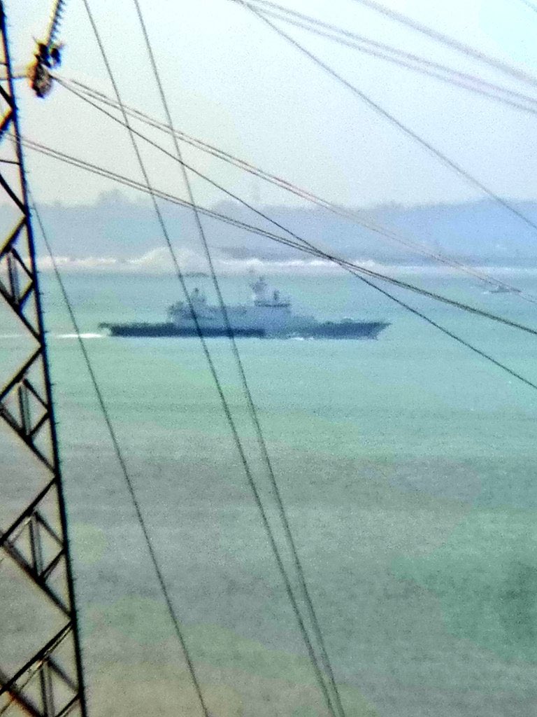 WarshipCam's tweet photo. Malaysian Navy Kedah-class offshore patrol vessel KD Terengganu (F174) in the Singapore Strait - August 21, 2024 #kdterengganu #f174 

SRC: TW-@sanggam_sihite https://t.co/qGUnJZfvIm