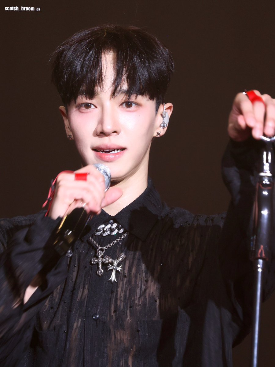 scotch_broom_gk's tweet photo. 240817 이기광 솔로 콘서트 [OBSESSED]  
애기가 혼자 울지도 않고 참 잘하네요^^~

#하이라이트 #비스트 #기광 #이기광 #LEEGIKWANG #GIKWANG https://t.co/qalo5Gr2fW