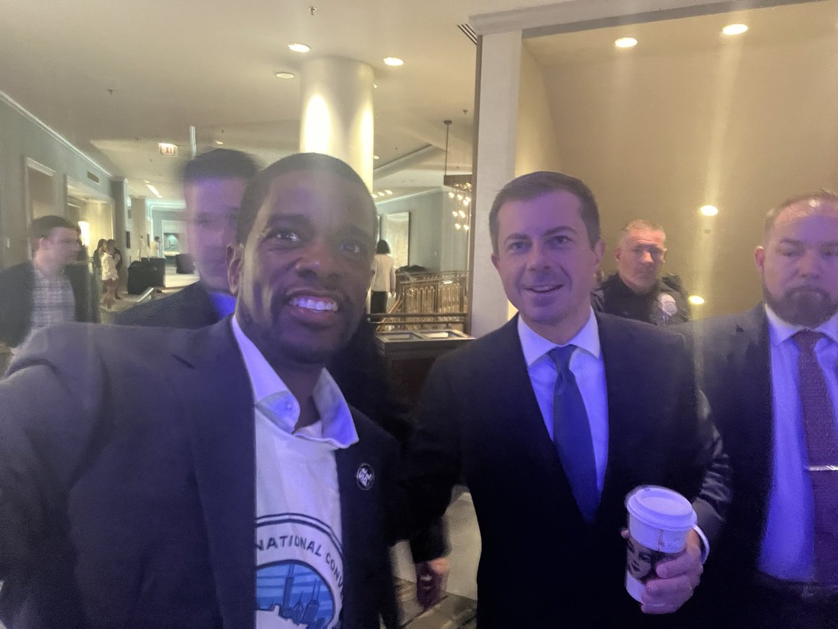 melvincarter3's tweet photo. .@SecretaryPete to the MN delegation this morning: “I’ve seen campaigns spend millions to make a candidate seem like the kind of guy who would coach high school football. Gov. @Tim_Walz actually is that guy!” https://t.co/LaVZgklquj