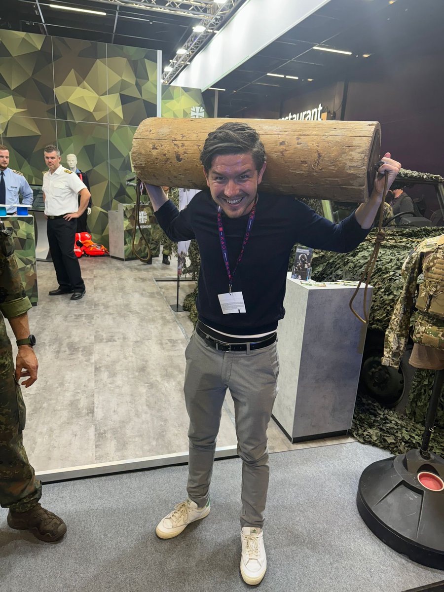 Nils Gründer (@nilsgruender) on Twitter photo Bewährtes Trainingsmittel beim #KSK - Das nehme ich mit in den Verteidigungsausschuss 😉<a href="/bundeswehrInfo/">Bundeswehr</a> <a href="/LiGa_Allianz/">Liberale Gaming Allianz</a> <a href="/fdpbt/">Fraktion der Freien Demokraten</a> Bewährtes Trainingsmittel beim #KSK - Das nehme ich mit in den Verteidigungsausschuss 😉<a href="/bundeswehrInfo/">Bundeswehr</a> <a href="/LiGa_Allianz/">Liberale Gaming Allianz</a> <a href="/fdpbt/">Fraktion der Freien Demokraten</a>