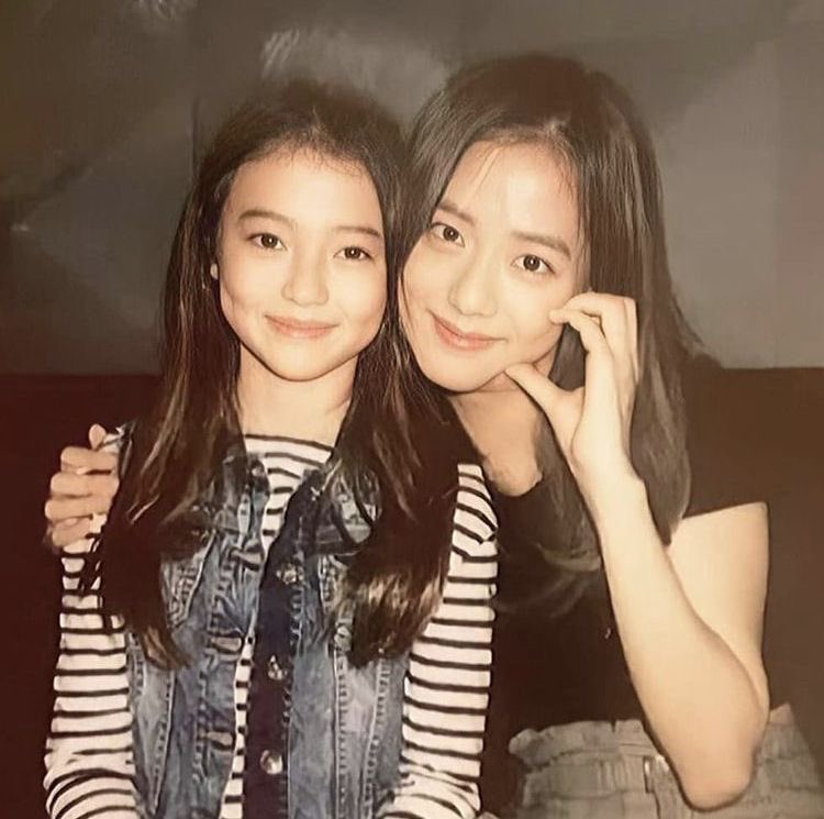 JISOO with MEOVV’s ELLA