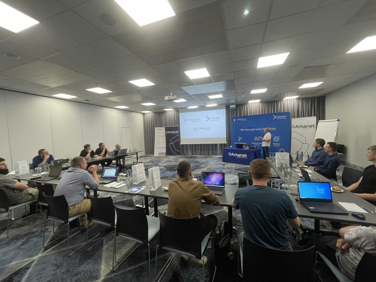 xoperobackup's tweet photo. 📢 Dziś w Katowicach z ARKANET prowadziliśmy warsztaty #TechXperience! 💻 Dzięki za aktywny udział! Jutro widzimy się w Browarze Mariackim na Next-Gen Backup #Roadshow MSP o 9:00! 🚀
👋Łódź, zapisy na 6 września już ruszyły: https://t.co/VeEhpelmdb. Szczegóły wkrótce! https://t.co/dNZlgszb3L