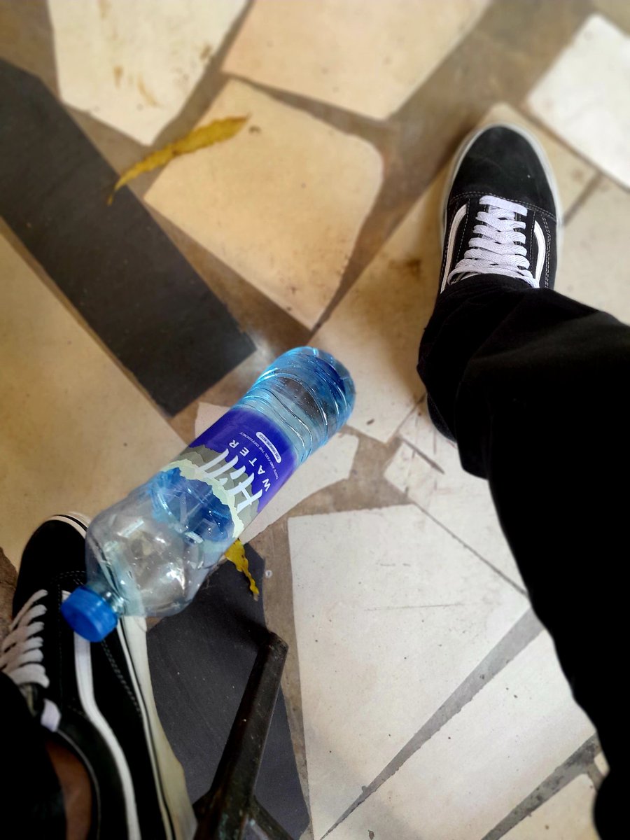 ezzoykimath's tweet image. Usiuchunguze mwendo
Bila kujali anaetembea
Usipuuze skendo
Lakini achana na umbea
Mzuri ushauri wa kando
Lakini ya ndani usizoee kushea
Jitahidi mipango ya kumhandle
Wasije kusaidia kulea
Zingatia upendo
Kitu pekee cha kukutetea
Kingine uzalendo
Kumbuka mlipotokea
❤️