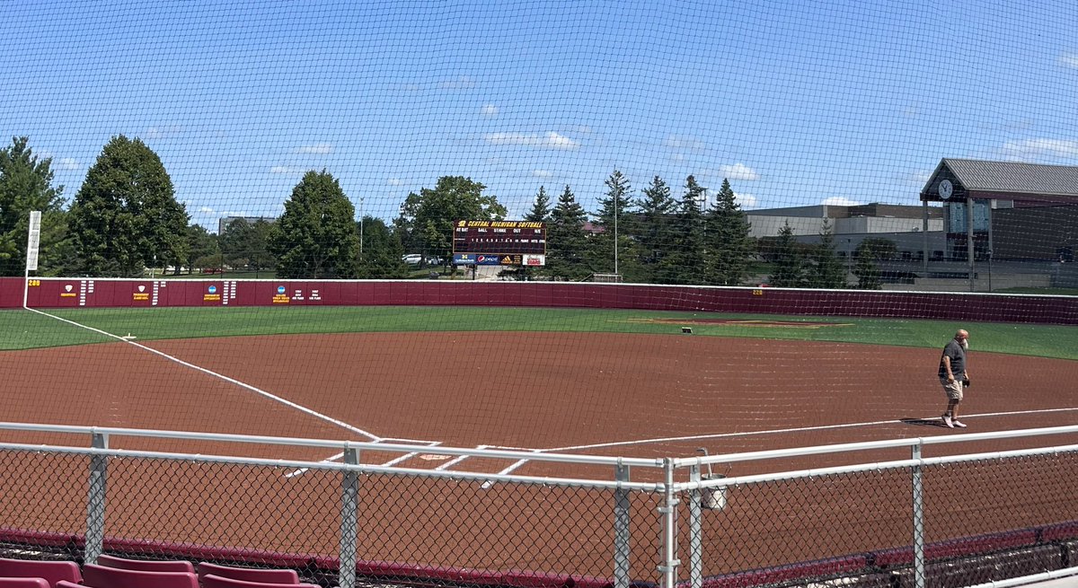 Thank you so much <a href="/CMUSoftball/">CMU Softball</a> for another great camp!! Fire up!!🔥🔥
<a href="/BrittiniK24/">Brittini Merchant</a> <a href="/saradriesenga10/">Sara Driesenga</a> <a href="/McCallSalmon/">McCall Salmon</a>