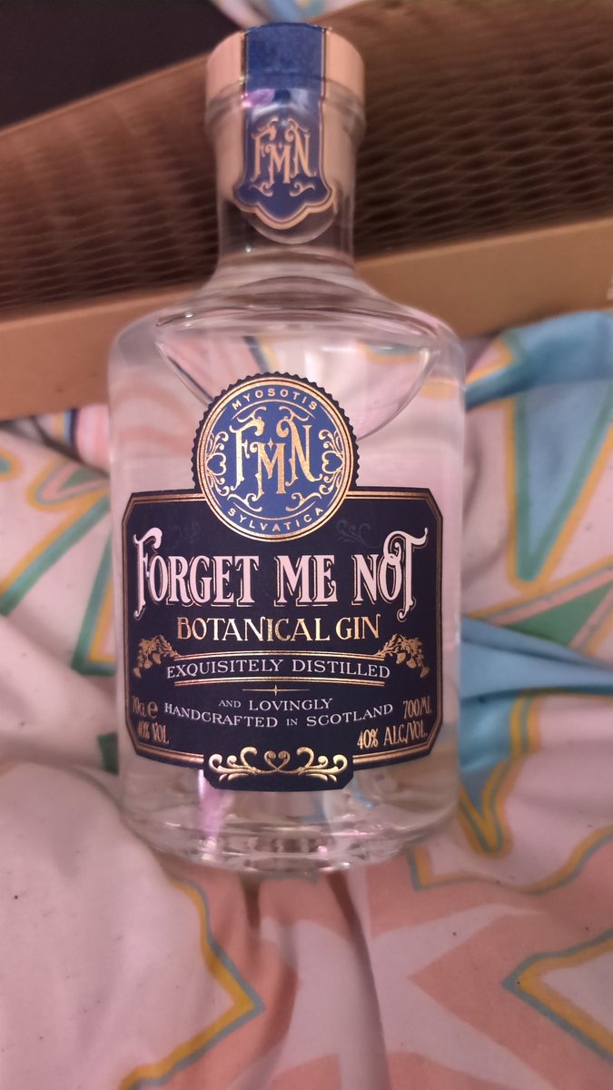 sam_harris81's tweet photo. Yay it's arrived @FMNGin @caitrionambalfe #caitríonabalfe #forgetmenotgin https://t.co/nVOqHzoouI