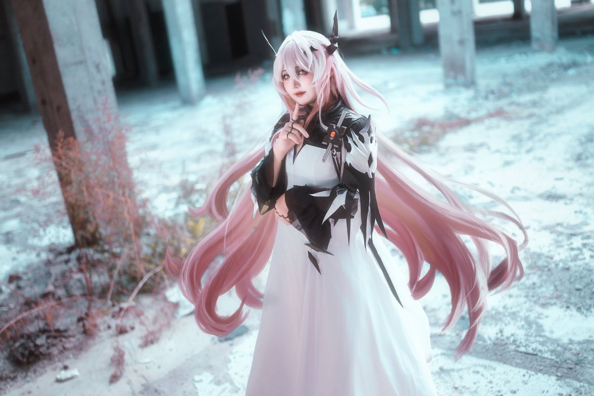 #Arknights #cosplay #伪娘cos  #伪娘 #明日方舟cos #Theresa  #テレジア
是不是太正经在推特没人看的 https://t.co/oKYvZywRG0