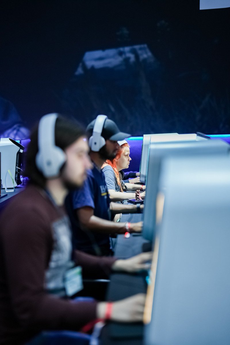 More #MillionaireChallenge event snaps coming in! 
Everyone’s super focused. Wish them all a smooth raid!