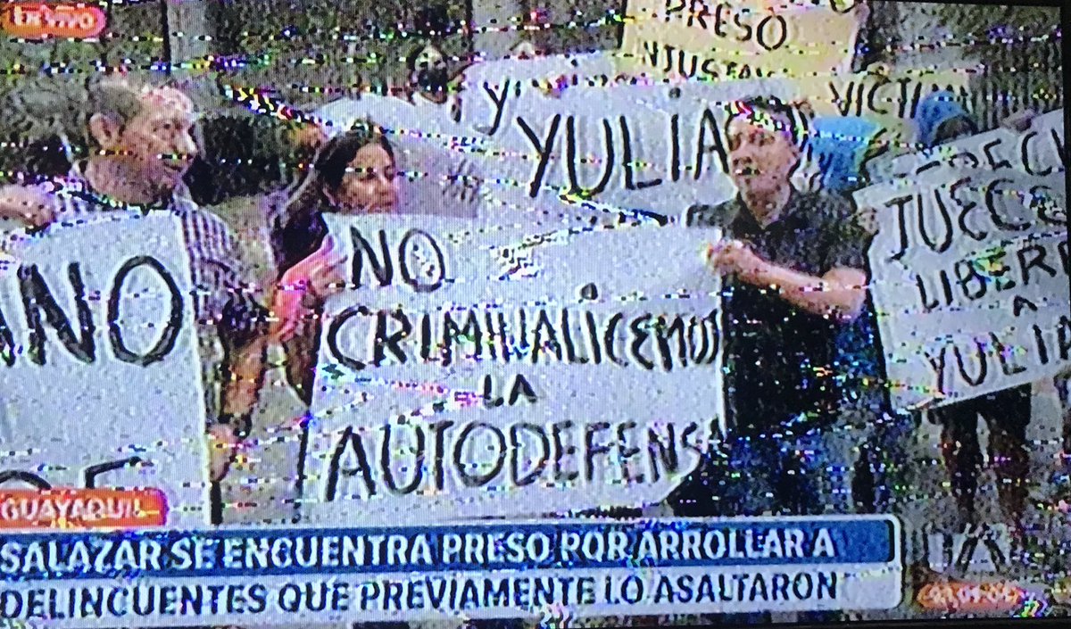 aencalada21's tweet photo. INSÓLITO 🥺☹️😱😱😱😱😳😱😱😱el joven Yuliano Salazar, quien se defendió de delincuentes y atropelló a dos delincuentes, es llevado a la cárcel por orden de JUEZ !!! y al delincuente lo deja LIIIIBREEEEEEE 😳@CorteNacional @CorteConstEcu @FiscaliaEcuador @DanielNoboaOk https://t.co/fJQ0SQm7iX