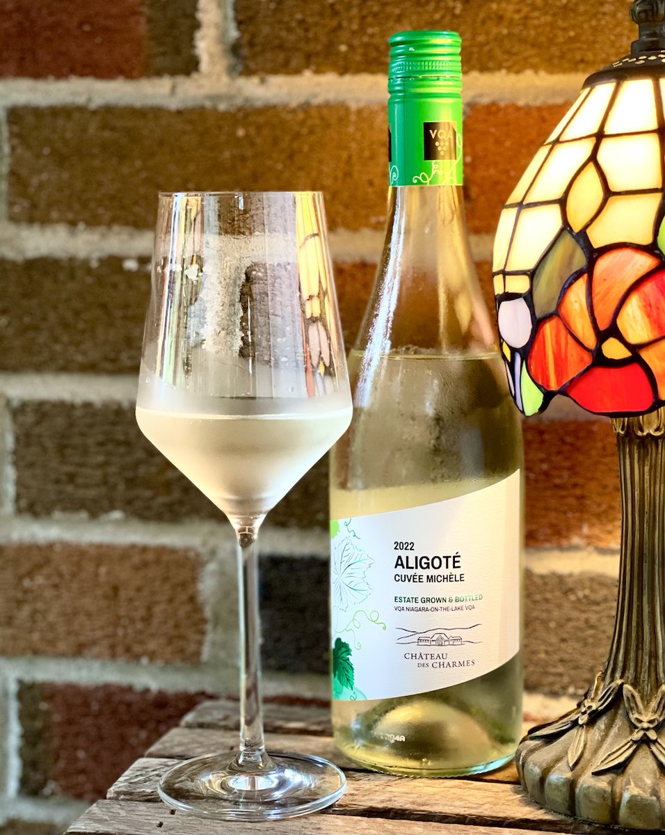 rickwine's tweet image. As a new chapter begins at Niagara's Chateau des Charmes, winemaker Amélie Boury welcomes the changes. We talk to Boury and taste new wines from this historic chateau plus have our picks from new releases at @LCBO Vintages stores. Wines in Niagara ...
👉 bit.ly/DesCharmes