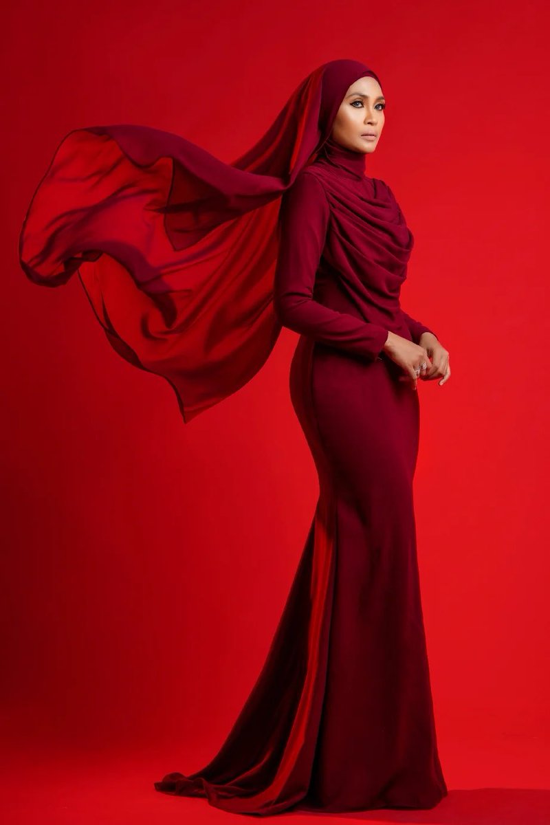 cartapop's tweet photo. Name 5 songs by Siti Nordiana https://t.co/2IdTS9mYAx