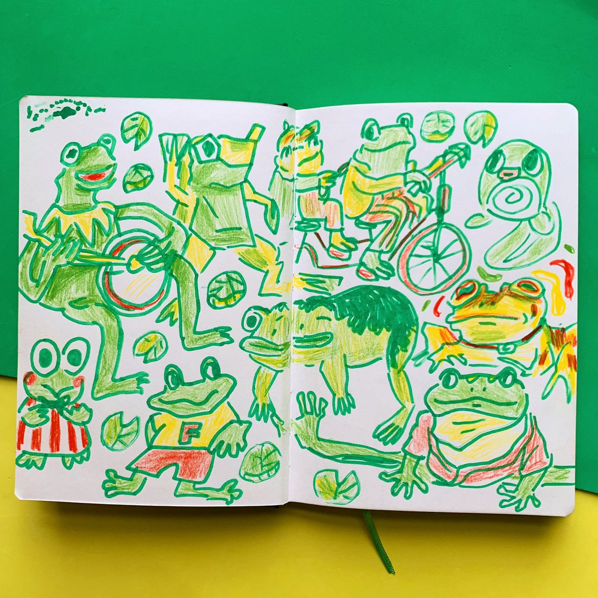 Sophmog's tweet photo. Famous frogs. (And a couple of toads) 🐸🐸🐸
#sketchbookartist #sketchbookpage #sketchbookpages #frogillustration #frogdrawing #froge #kermitthefrog #overthegardenwall #spiritedawayfanart #keroppi #frogandtoad #hypnotoad https://t.co/o344BS0wby
