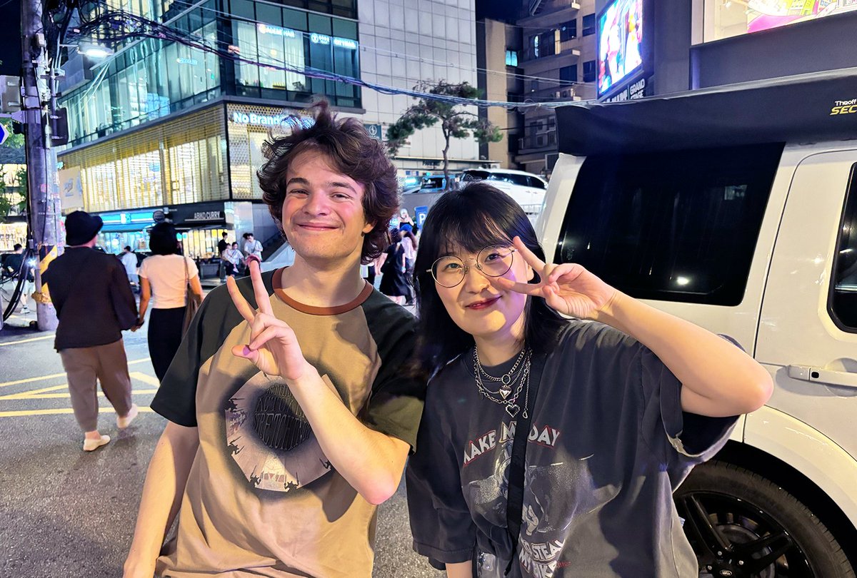 TubboTWO's tweet photo. Just met up with YD in person it was so awesome :D :D https://t.co/ZSqEY8X95B